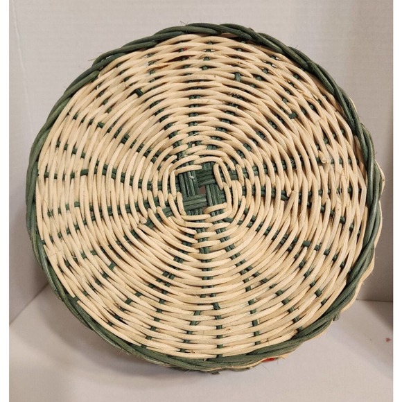 Vitg Wicker Basket with Side Fruit Cut-Outs & Handles(Measurement in Descrption) - Picture 4 of 5